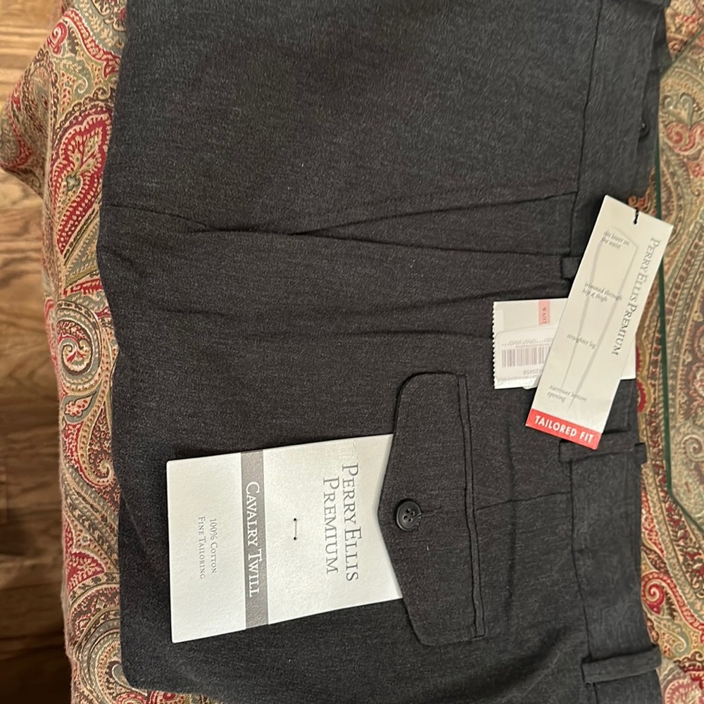 New with tags Perry Ellis premium  cavalry twill cotton 40wx30l dark gray